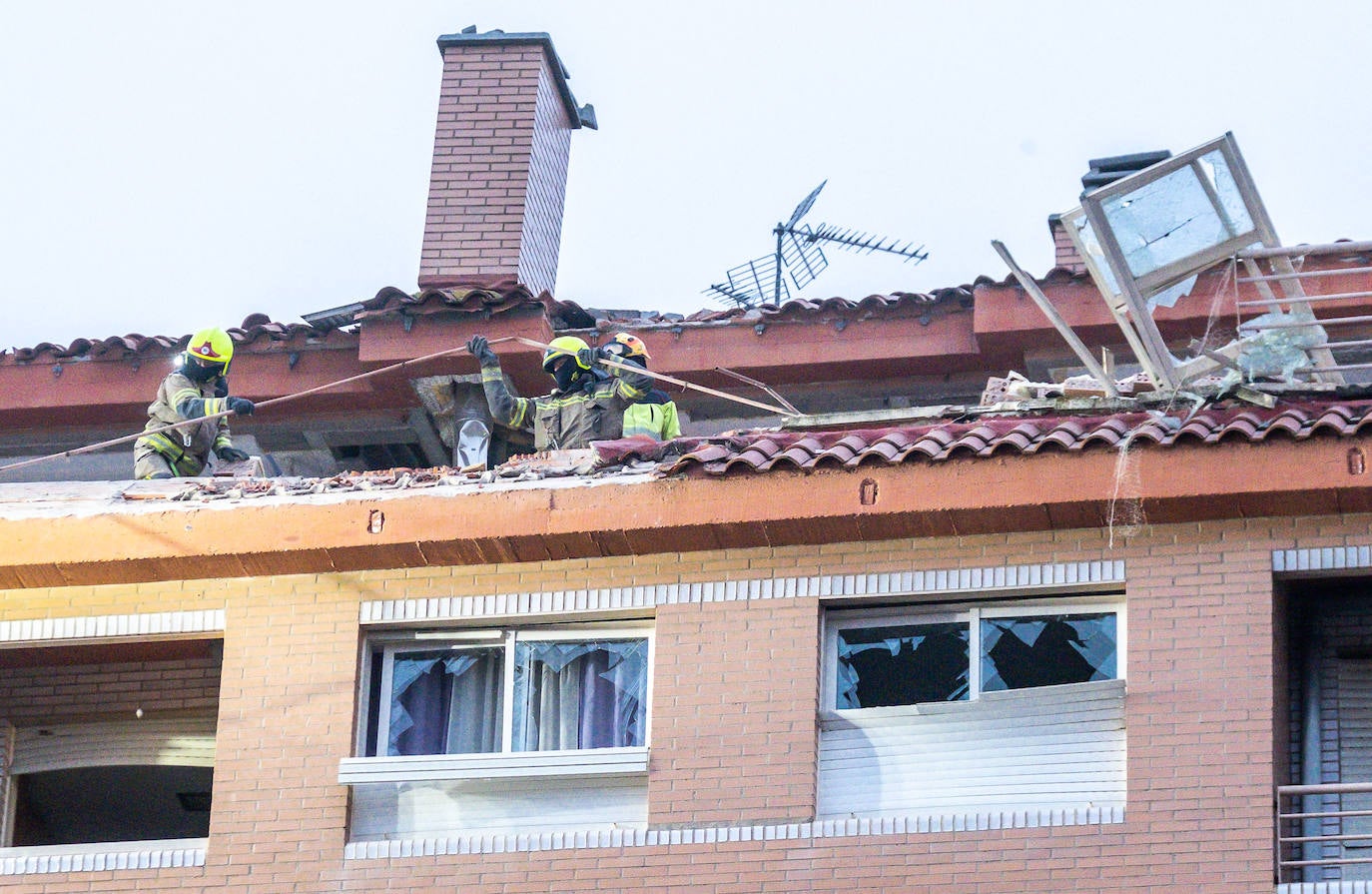 Fotos: Explosión de gas en un ático de Lardero