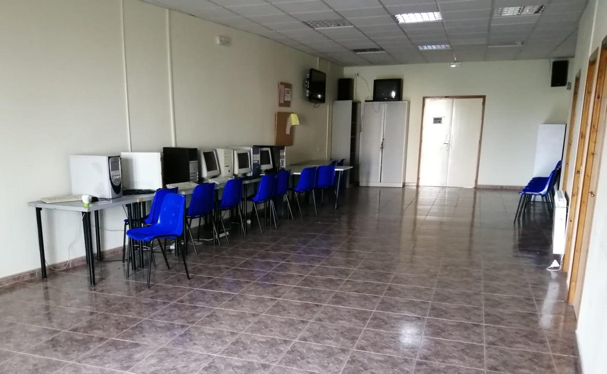 Interior del centro joven, que va a ser acondicionado. 