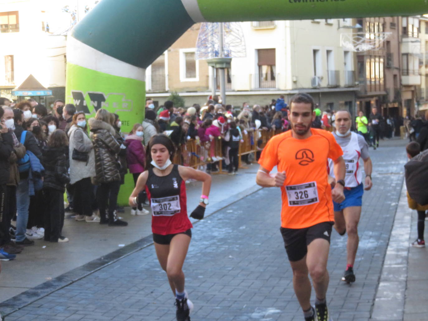 Fotos: Cuatrocientos corredores, en la San Silvestre de Alfaro