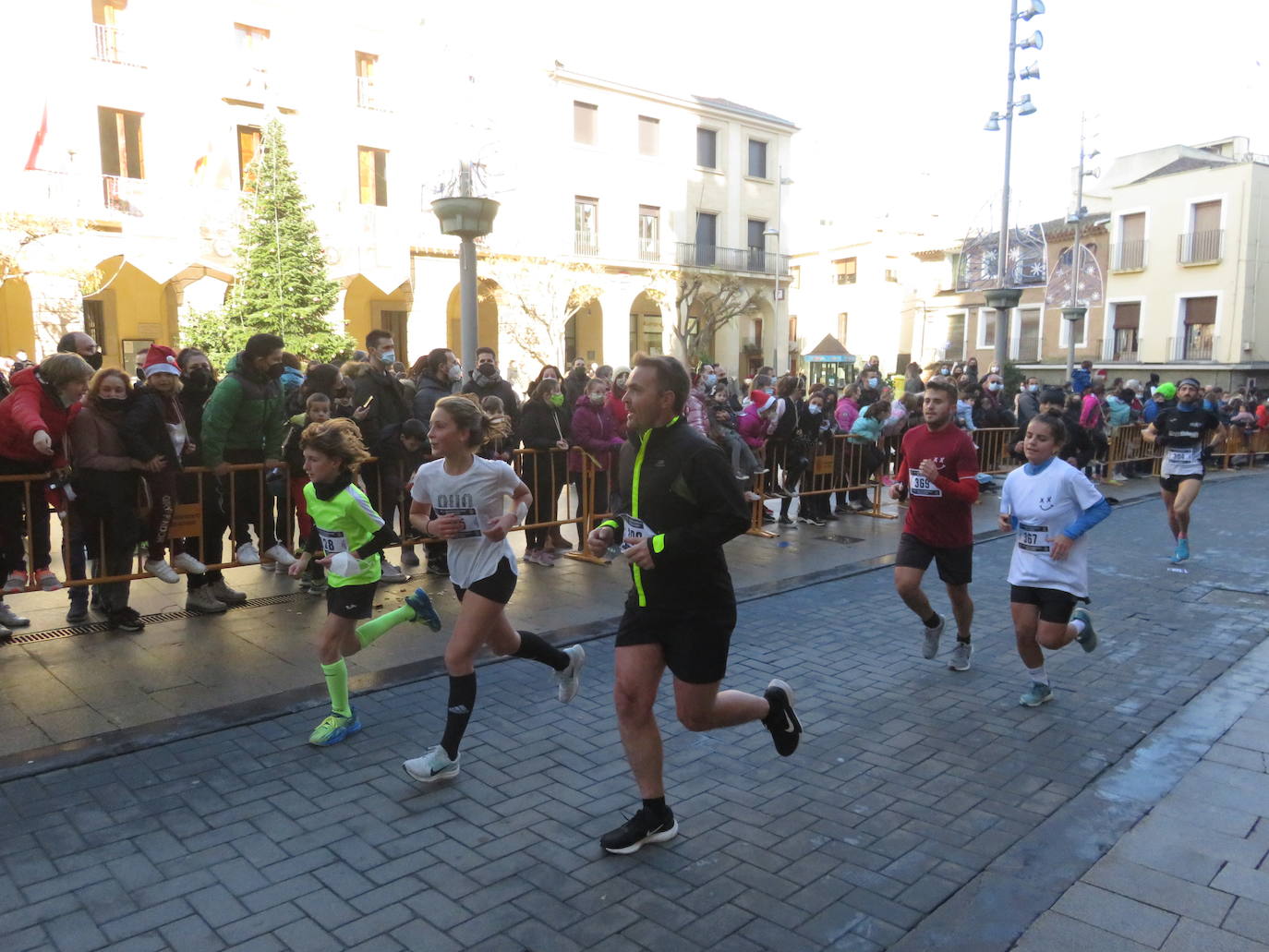 Fotos: Cuatrocientos corredores, en la San Silvestre de Alfaro