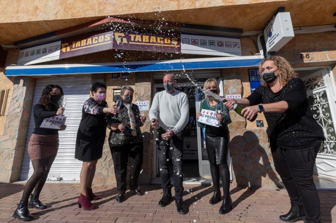 Celebración en Sangonera la Seca (Murcia) por el segundo premio. 