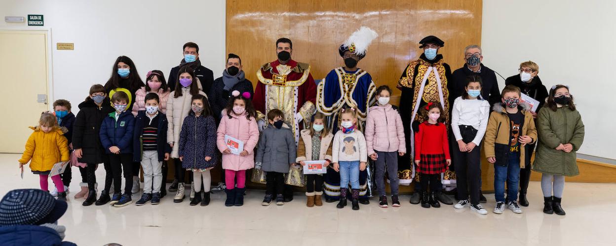 Entregados los premios del concurso logroñés de cartas solidarias a los Reyes Magos
