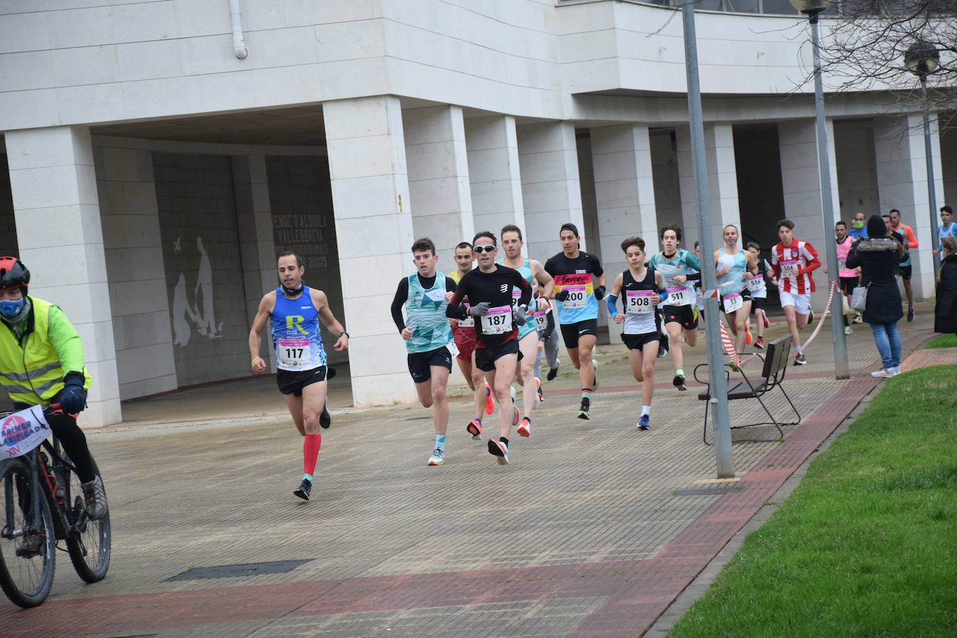 Fotos: El Cross de Los Lirios reúne a más de 200 atletas