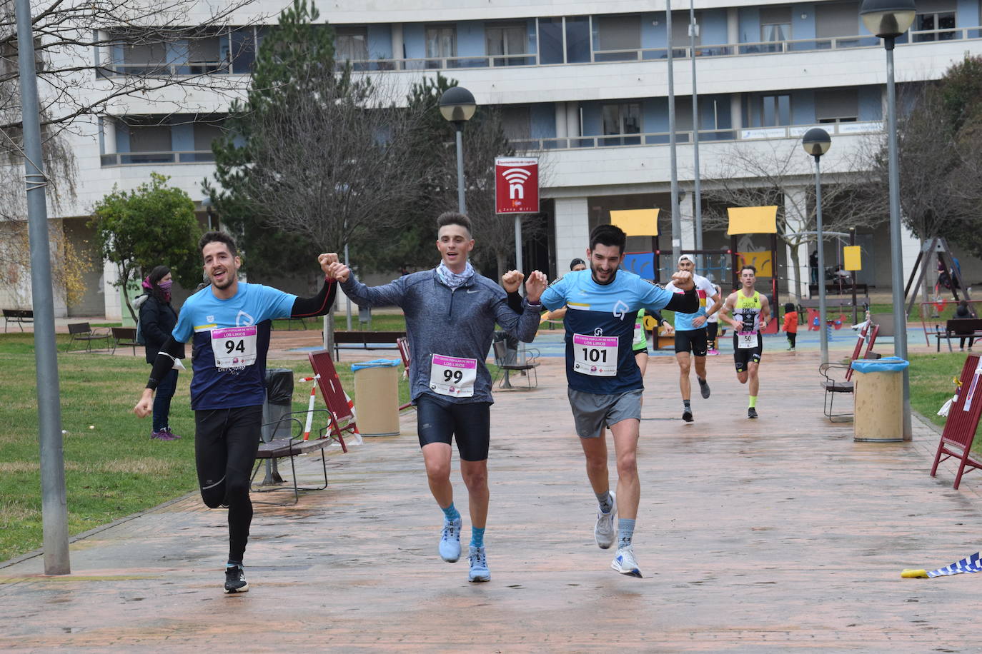 Fotos: El Cross de Los Lirios reúne a más de 200 atletas