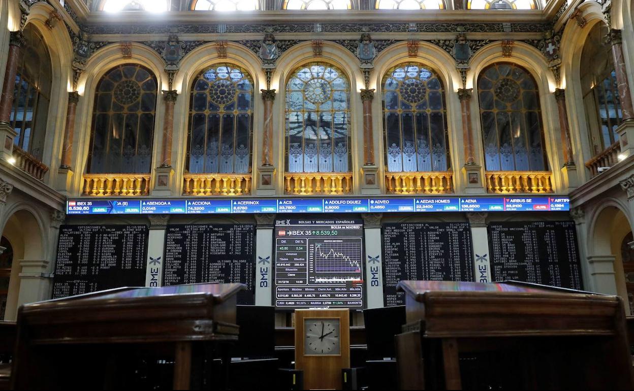 Interior de la Bolsa de Madrid. 