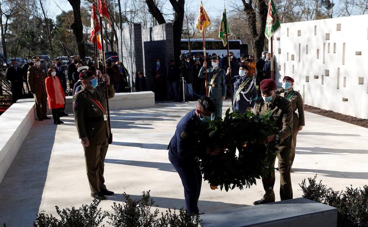 Inauguración del monumento en memoria a las víctimas del accidente aéreo del Yak-42. 