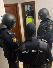 Imagen secundaria 2 - Detenido un hombre y desmantelado un punto de droga en Logroño