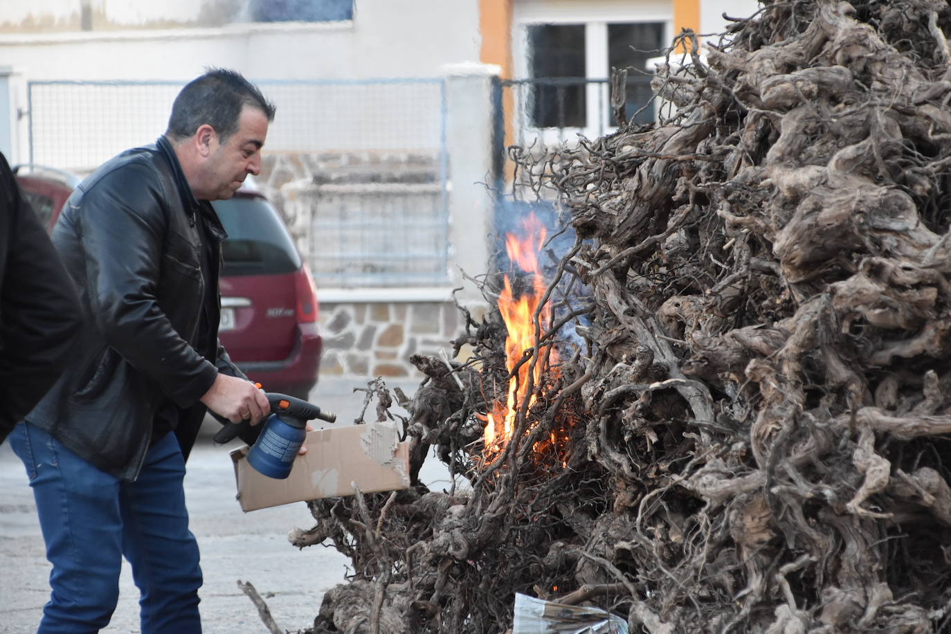 La Asociación Cultural Toro Ensogado de Cabretón organizó una jornada para recordar la tradición de la matanza