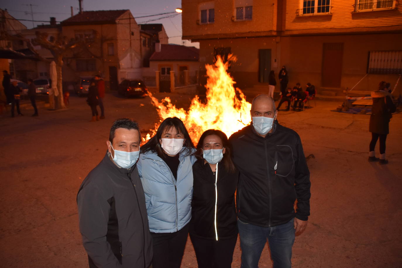 La Asociación Cultural Toro Ensogado de Cabretón organizó una jornada para recordar la tradición de la matanza