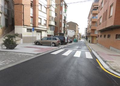 Imagen secundaria 1 - La mejora de Isidoro Gil de Muro de Arnedo renueva las redes y ordena calzada y aparcamientos