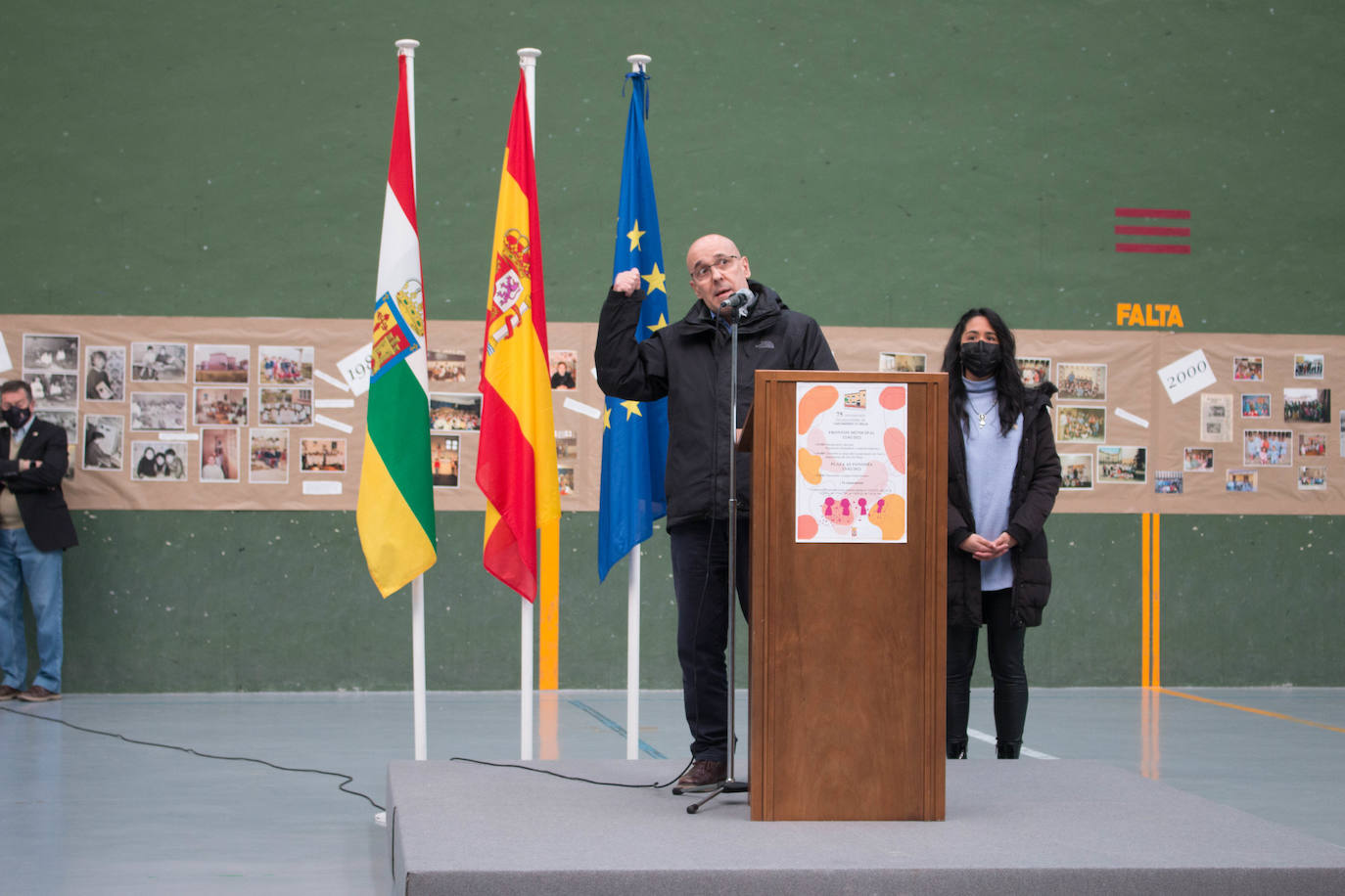 Fotos: Castañares de Rioja celebra el 75 aniversario de su escuela y muestra sus recuerdos en una exposición