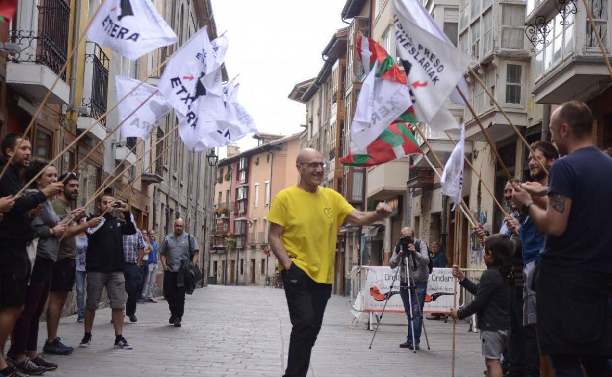 El exetarra José Ramón López de Abetxuko durante el ongi etorri que recibio en Vitoria em Julio de 2018.