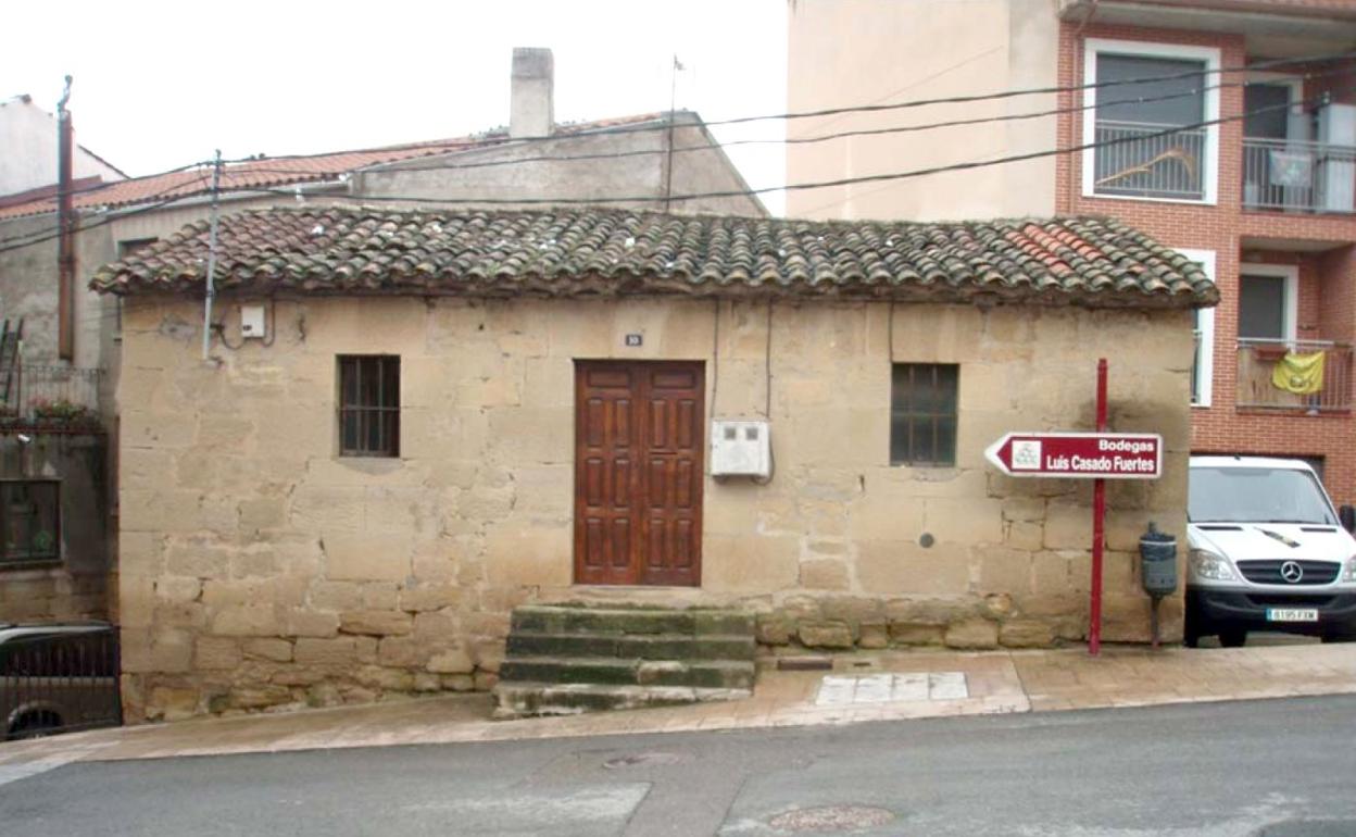 Edificio en la calle Mayor 6, que acogerá el albergue. 