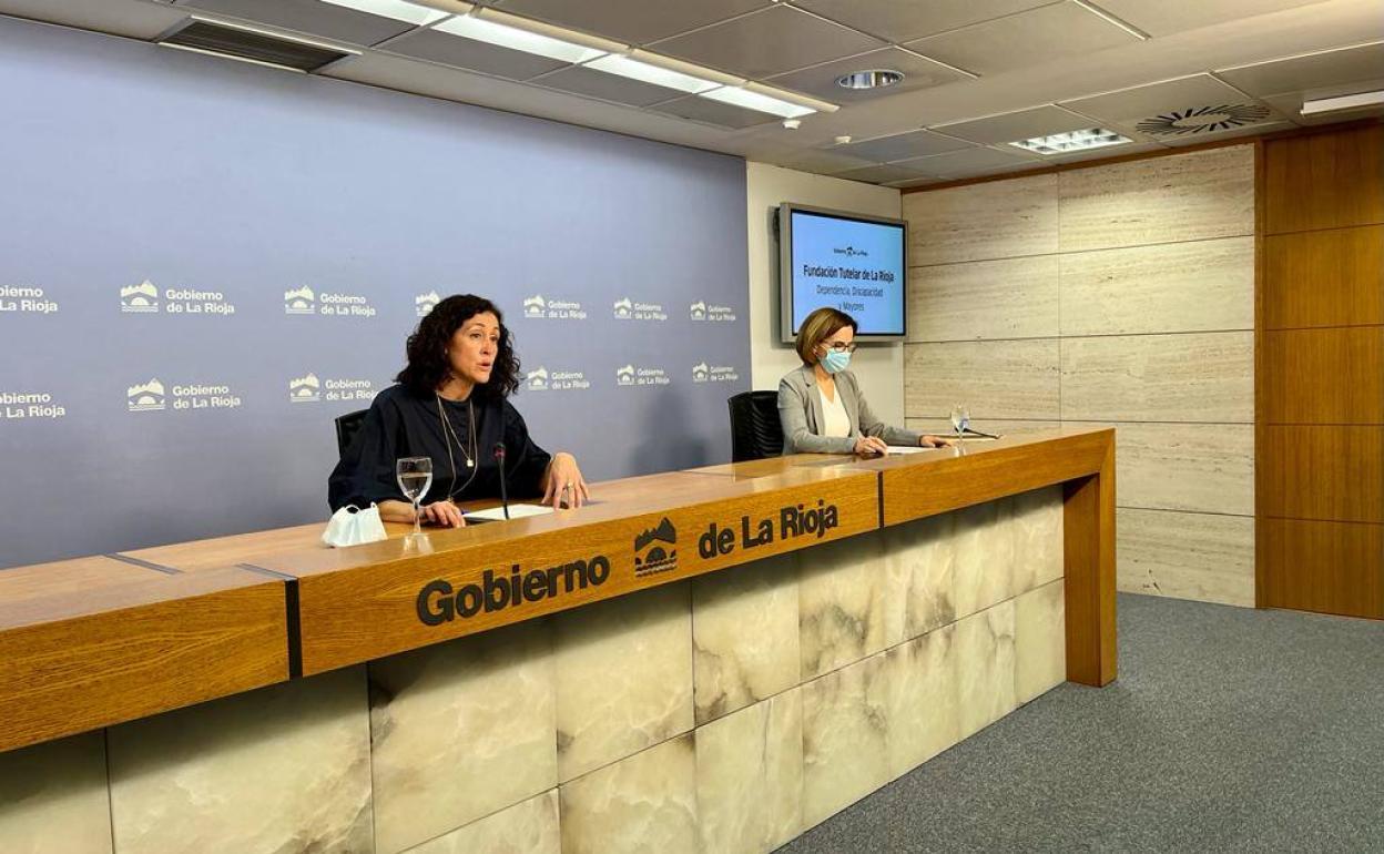 Carmen Benito y Amaya Domínguez, este viernes en la rueda de prensa.