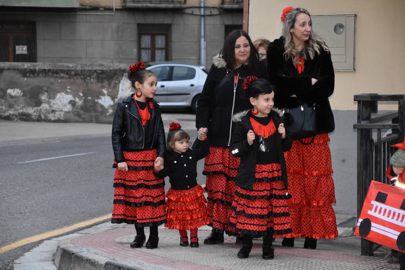 Fotos: El Carnaval se adueña de las calles de Cervera