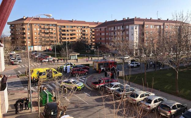 Imagen principal - Muere una mujer de 67 años atropellada al cruzar un paso de peatones junto a su casa