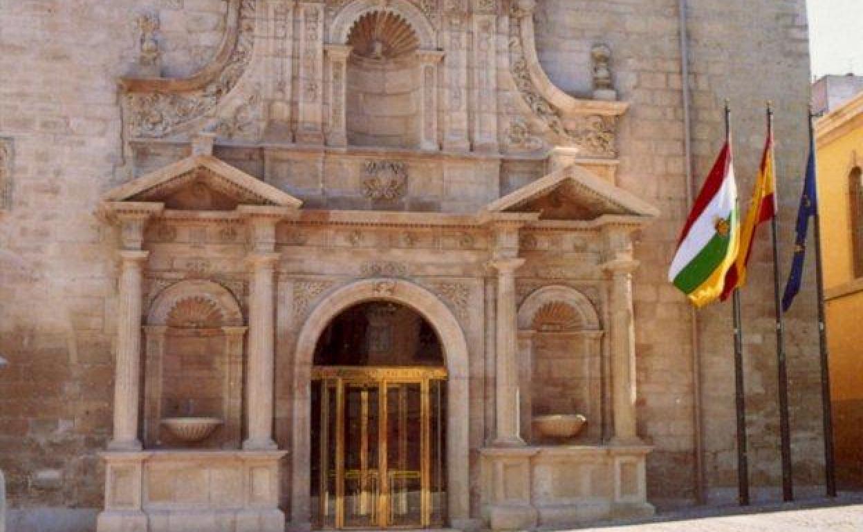 Exterior del Parlamento de La Rioja. 