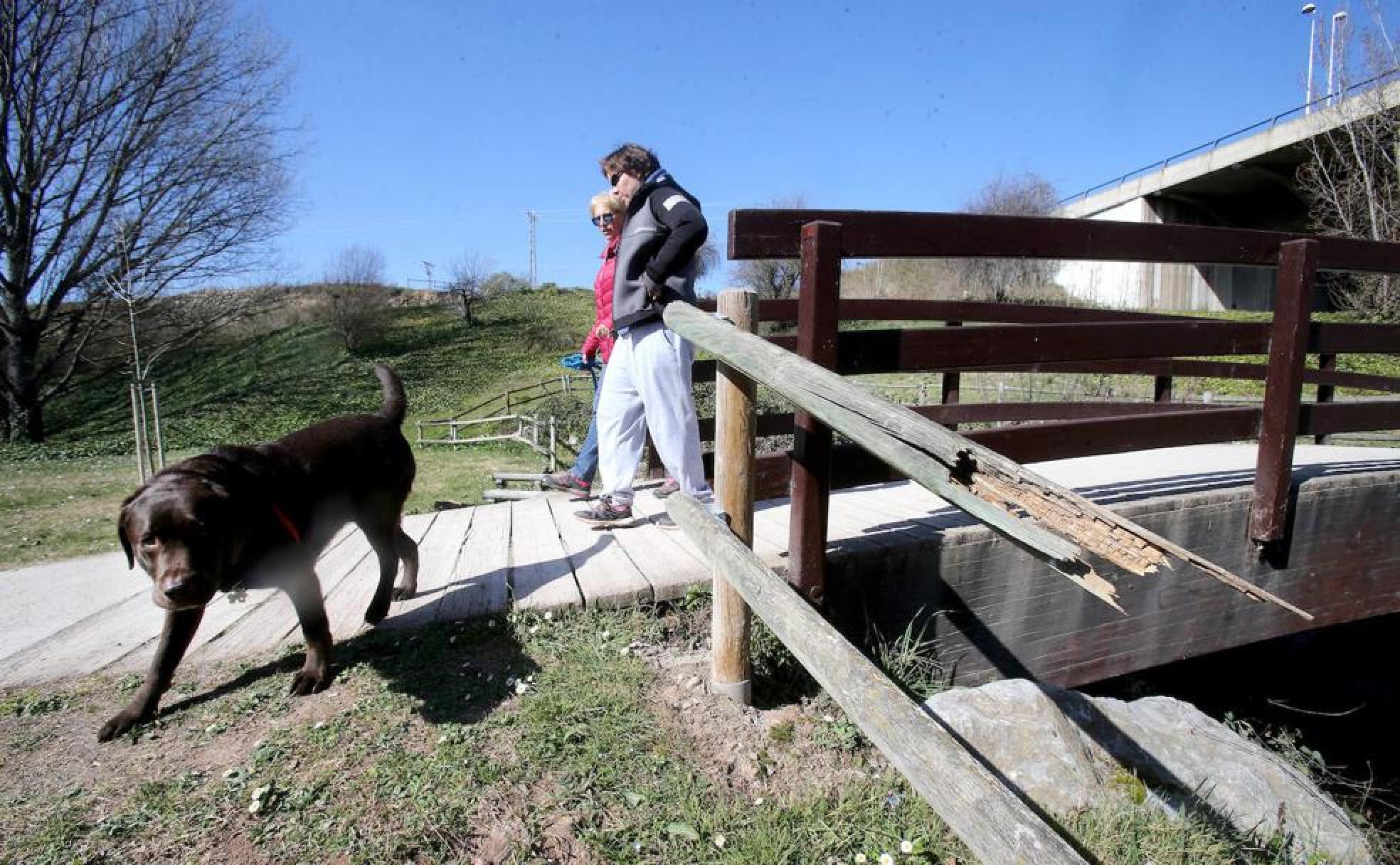 Una riada de vandalismo en los parques de las riberas