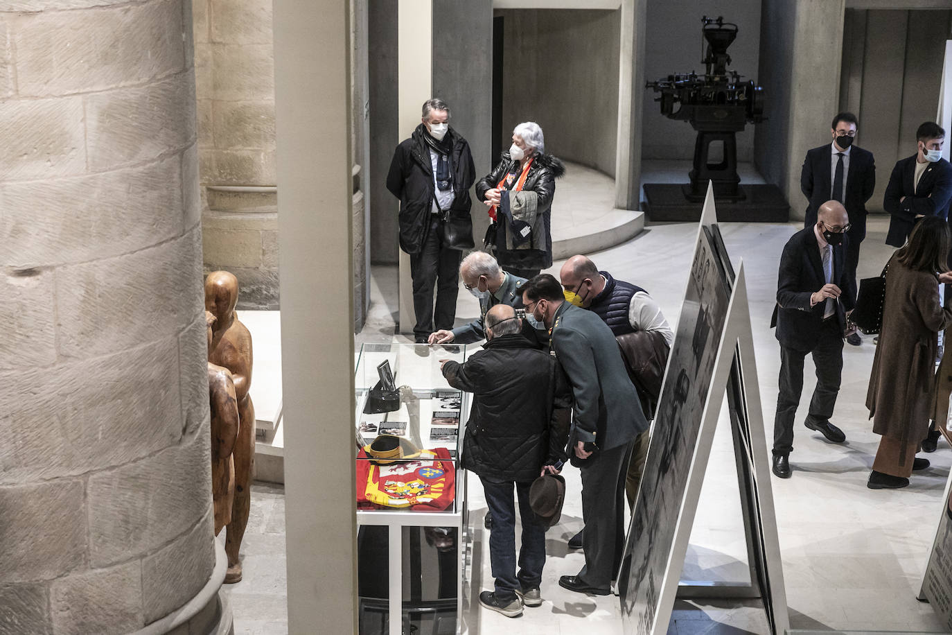 El Parlamento de La Rioja acoge la exposición 'El terror a portada', organizada por Vocento, la Fundación Víctimas del Terrorismo y el Centro Memorial de las Víctimas del Terrorismo. 