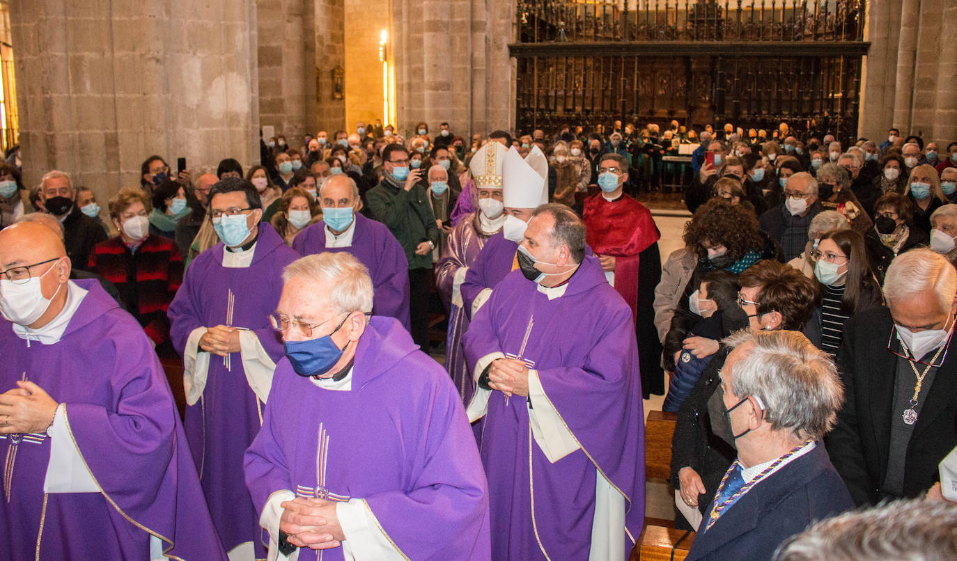 Fotos: Santos Montoya toma posesión como obispo en la catedral de Santo Domingo