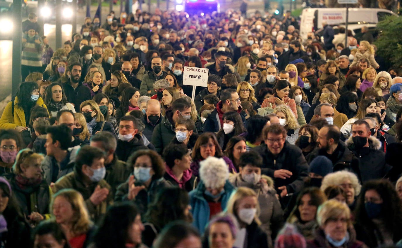 Fotos: La marea morada recorre las calles de Logroño en un esperado 8M