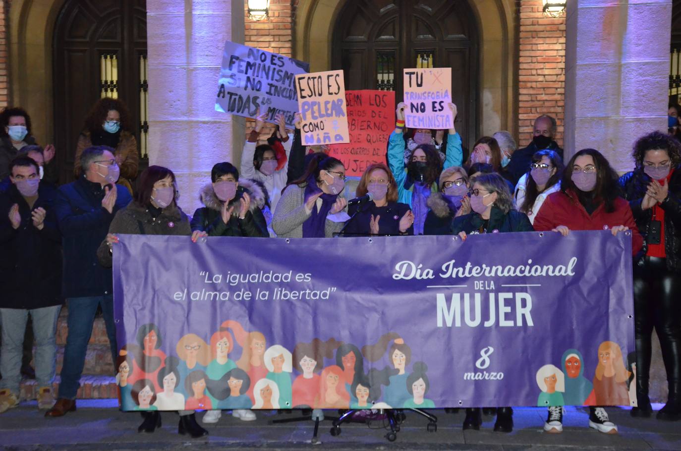 Fotos: Calahorra celebra el 8M