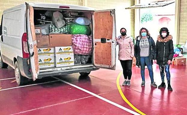 La AMPA del colegio Villa de Quel recogió material para Cáritas Arnedo.