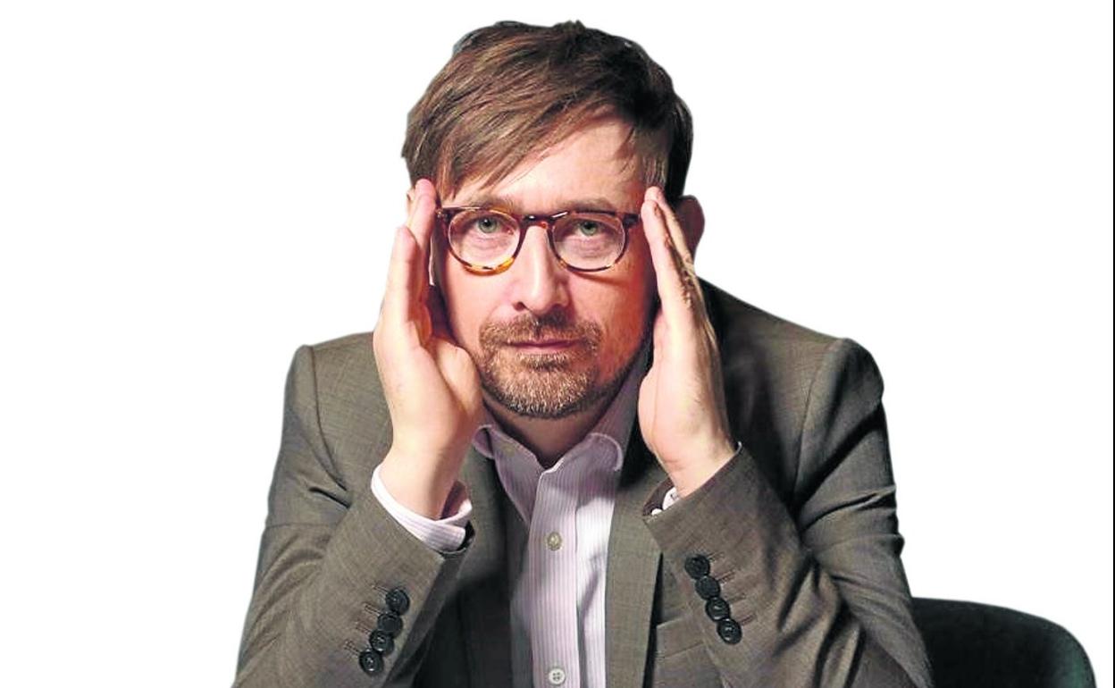 Neil Hannon (Derry-Irlanda del Norte, 1970) es fundador y líder del grupo The Divine Comedy. 