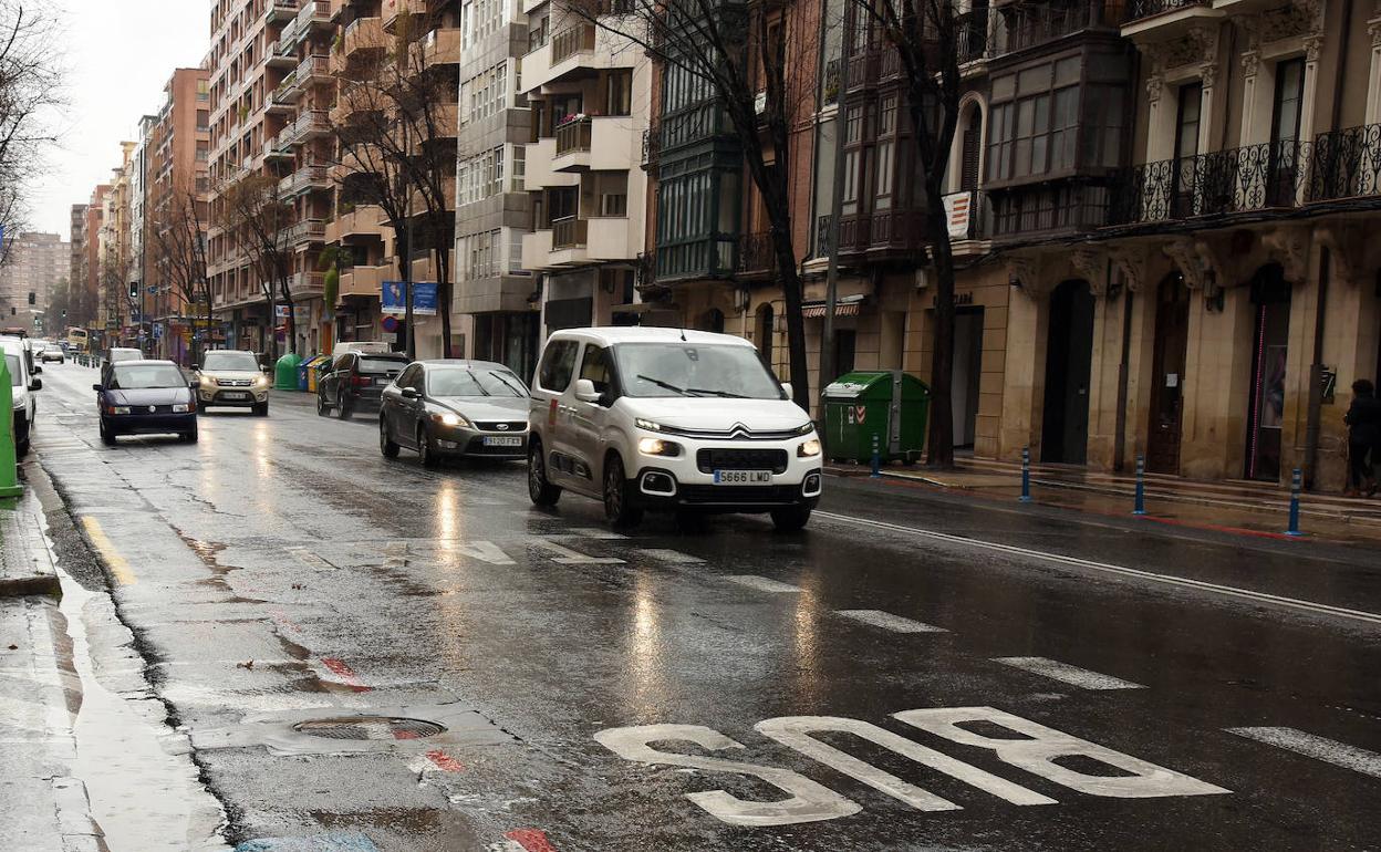 Carril bus-taxi de Vara de Rey. 