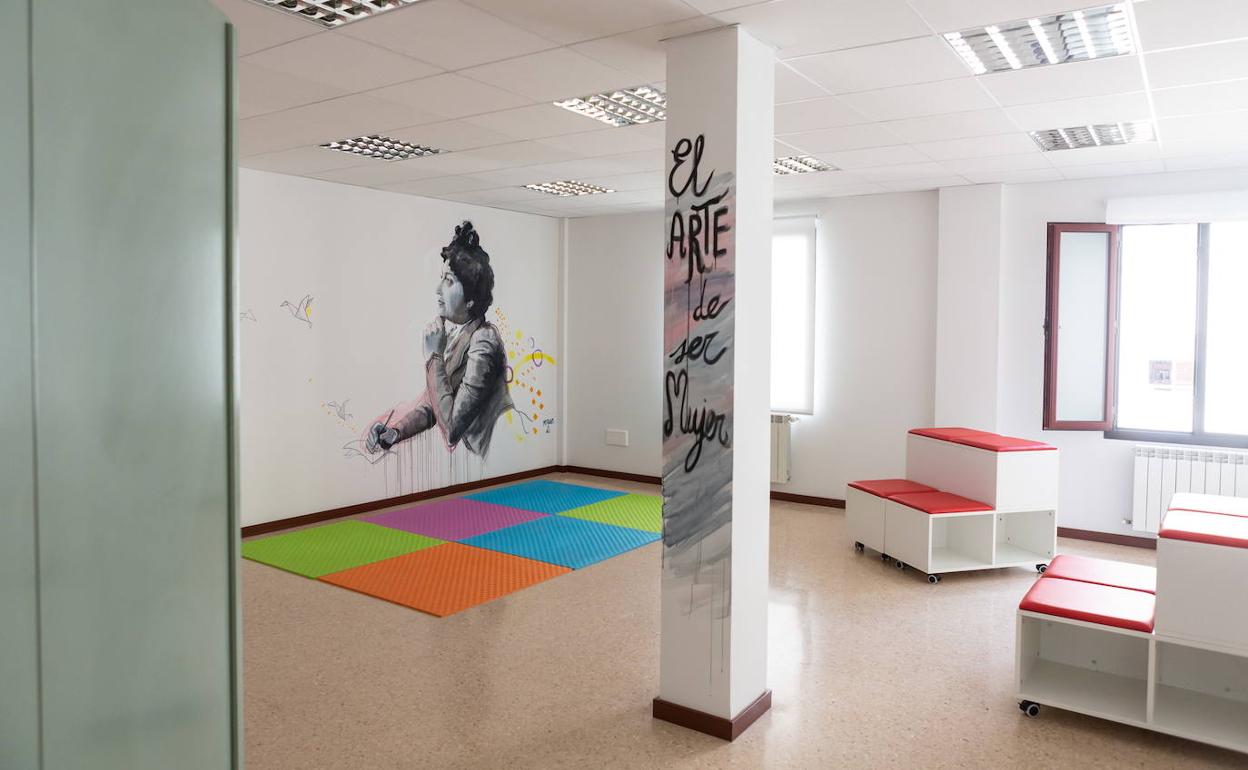 Conferencia de Rosa Cobo y la presentación de su libro «Pornografía. El placer del poder» en el laboratorio feminista