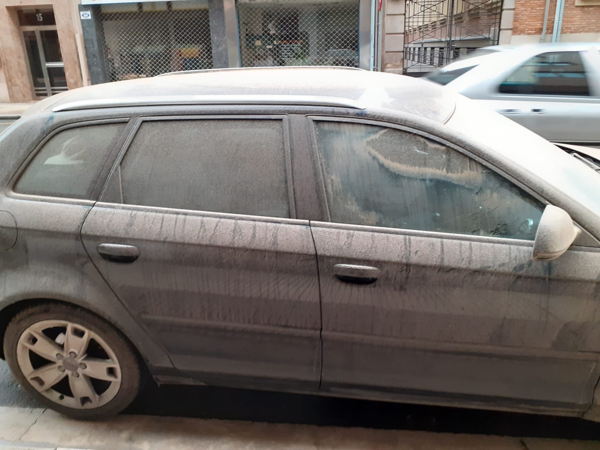 Fotos: Lluvia de barro en Logroño