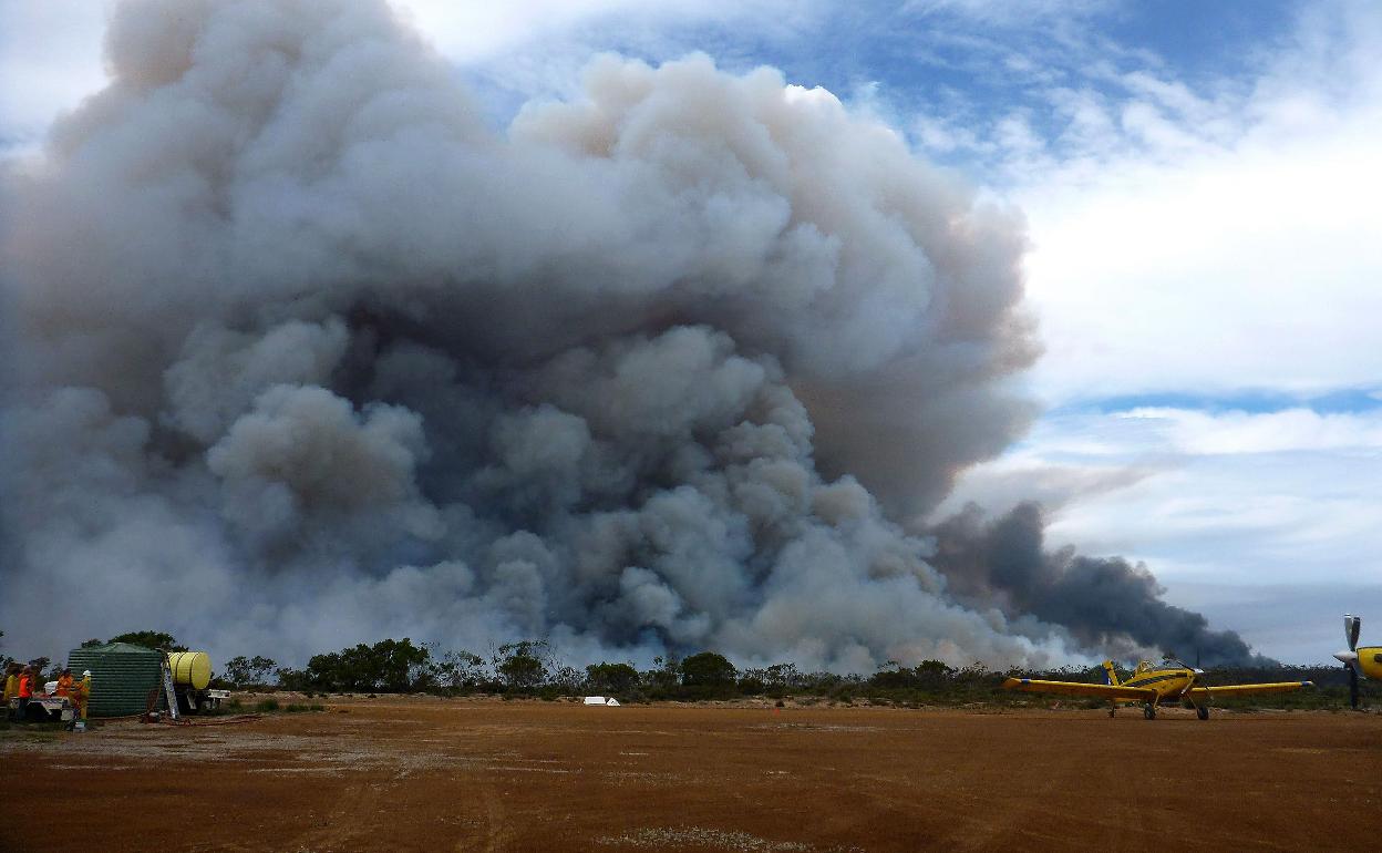 Incendio en la bahía de Bremer (Australia).