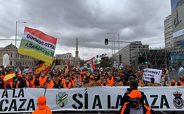 Imagen principal - Los riojanos se suman a las voces que claman por el campo