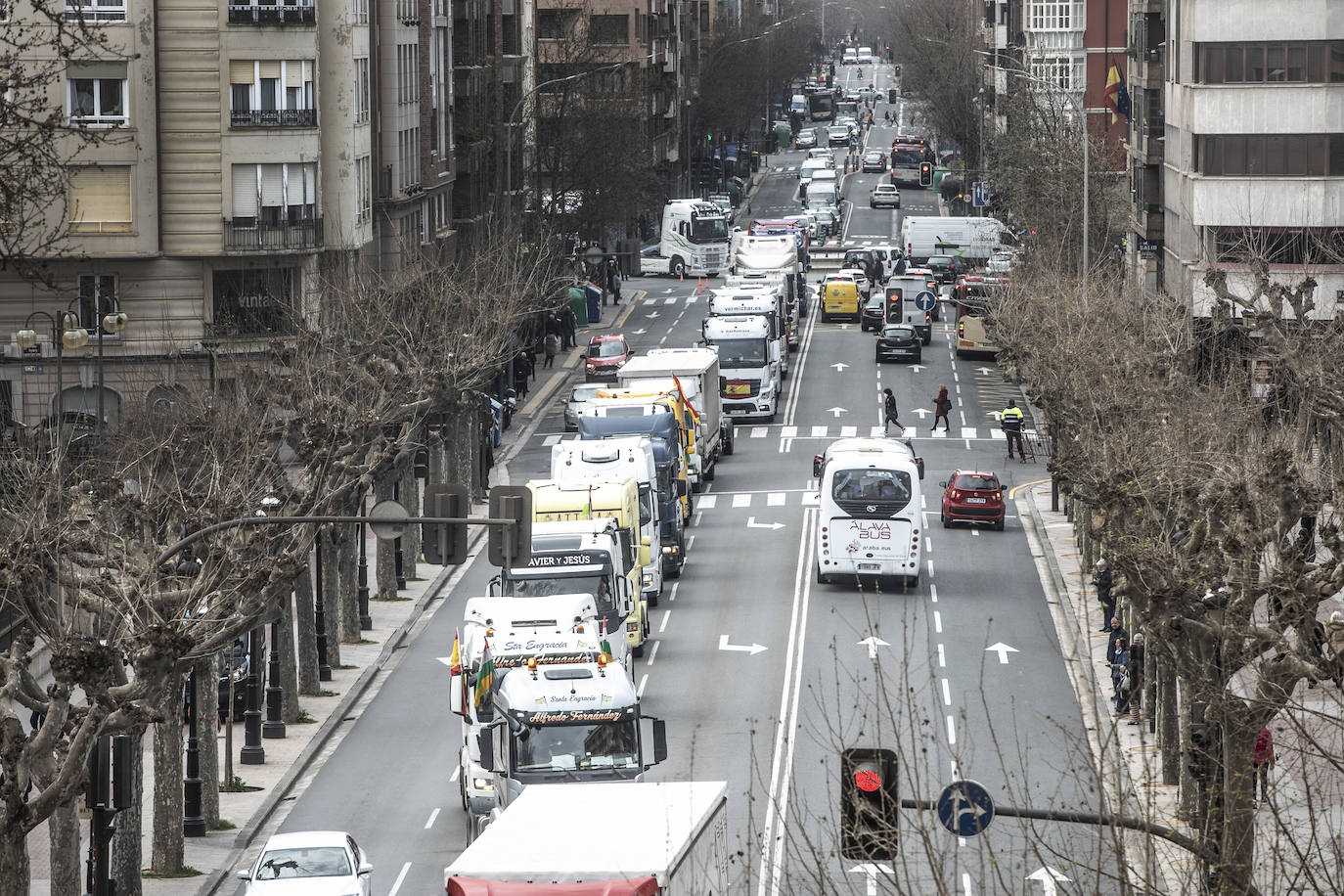 La tercera marcha de camiones recorre este jueves las calles del centro de Logroño. 