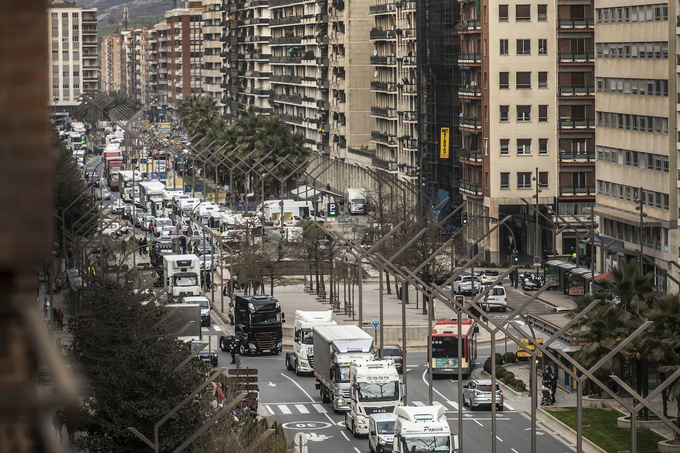 La tercera marcha de camiones recorre este jueves las calles del centro de Logroño. 