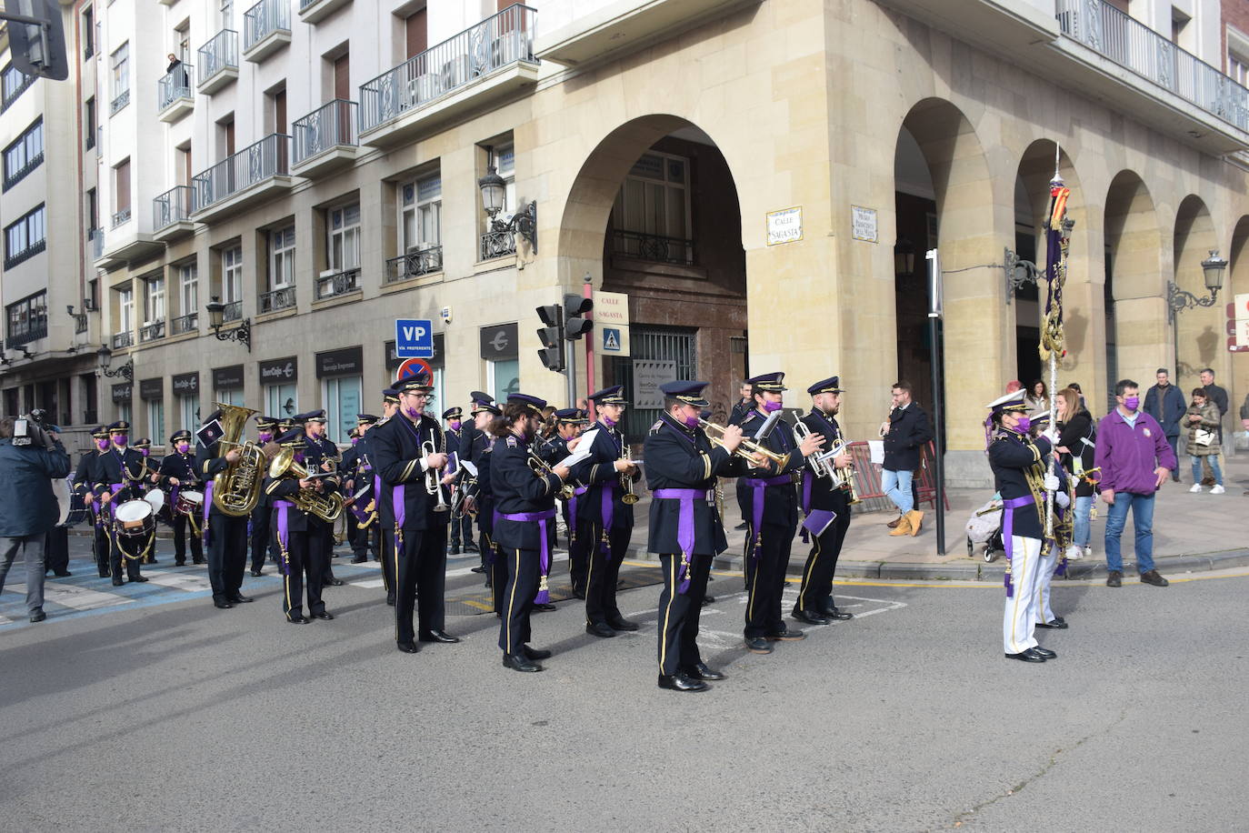 Fotos: Tambores y cornetas avanzan la Semana Santa en El Espolón