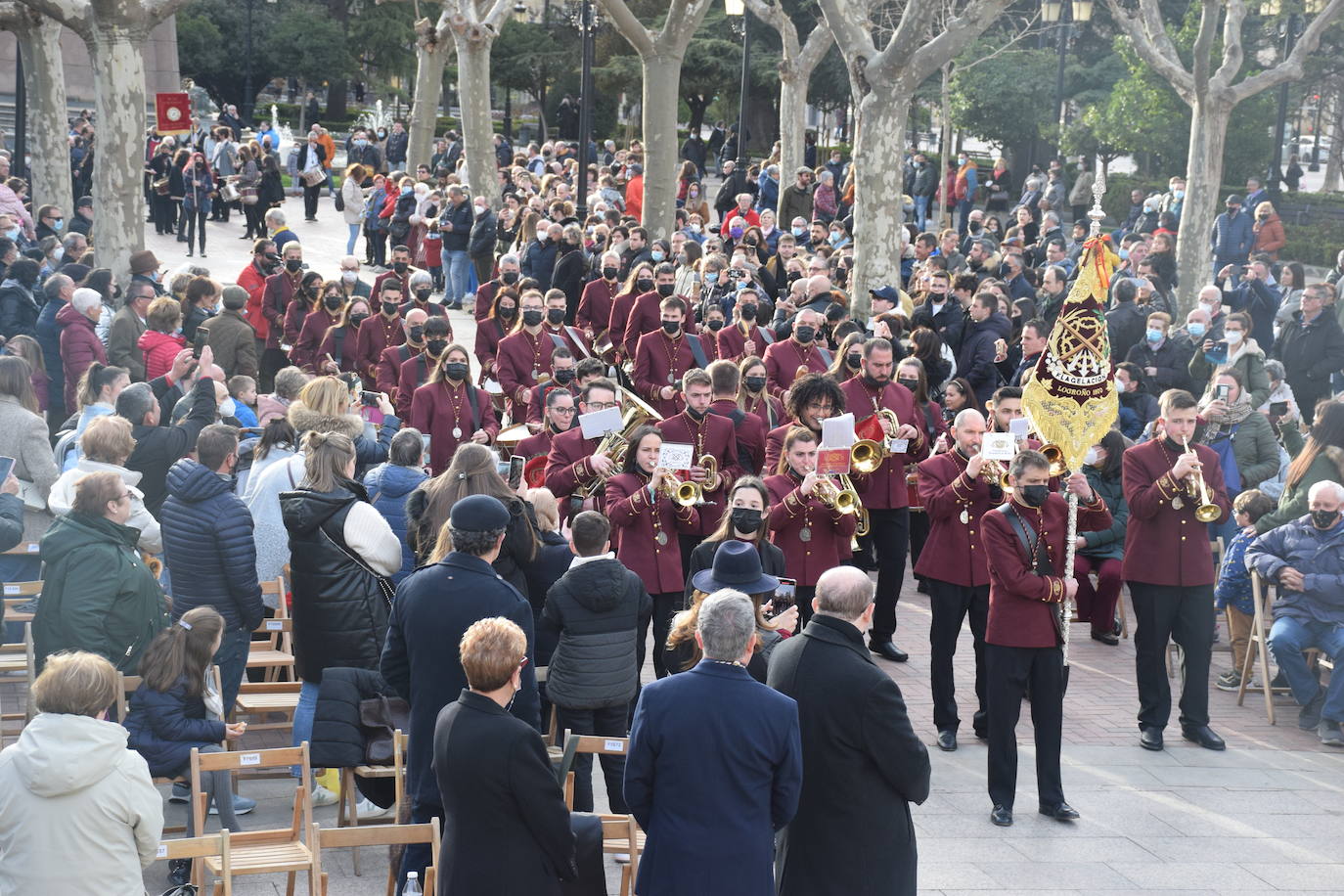 Fotos: Tambores y cornetas avanzan la Semana Santa en El Espolón