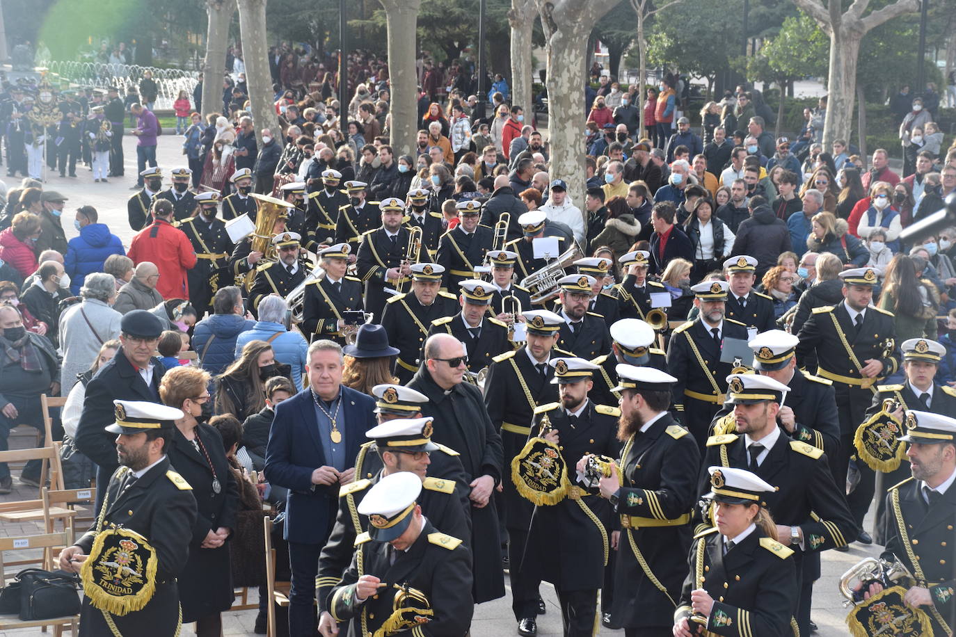 Fotos: Tambores y cornetas avanzan la Semana Santa en El Espolón