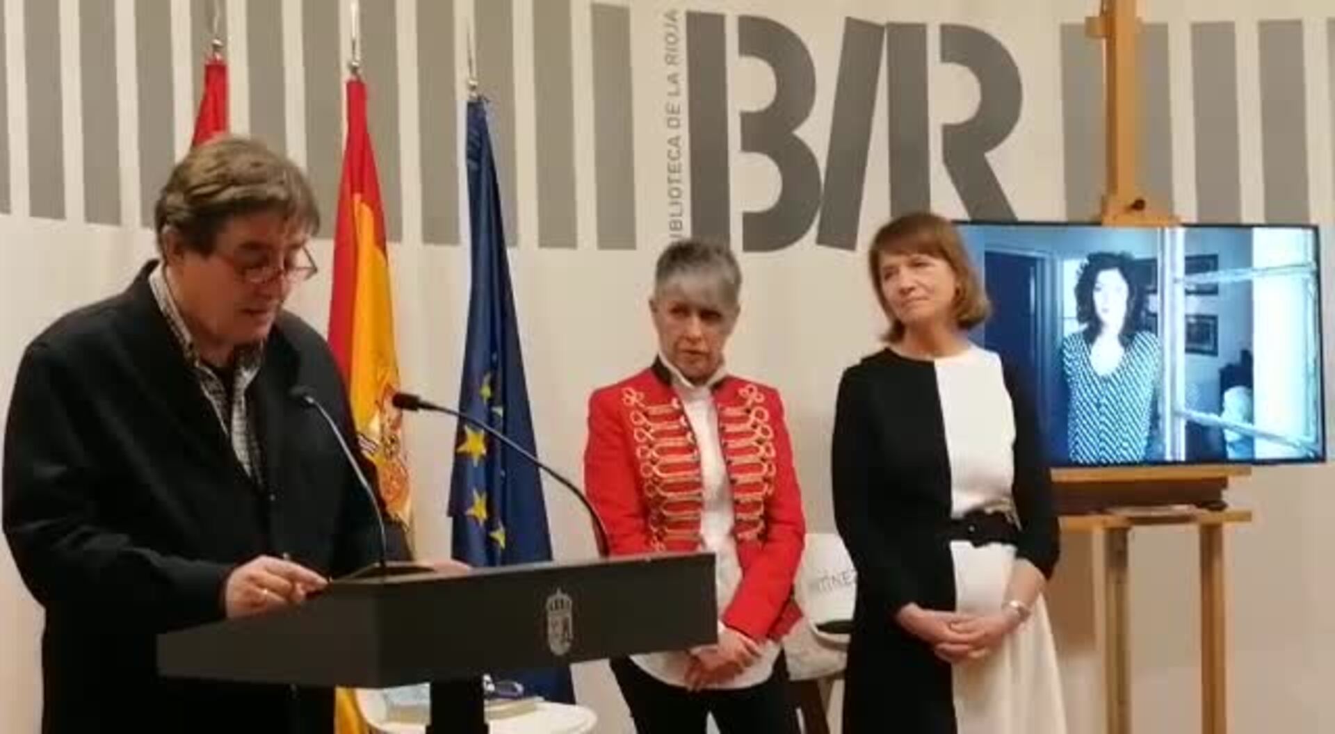 'Aunque tú no lo sepas', el poema de Luis García Montero recitó en la Biblioteca Almudena Grandes