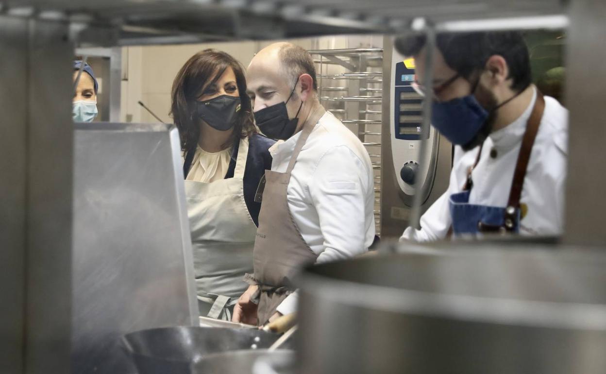 La cocina riojana brilla en una cena elaborada por seis estrellas Michelin en el 20 aniversario del evento