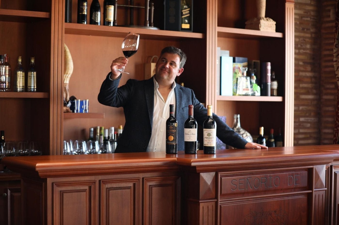 Ismael Fernández, en la bodega Señorío de Villarrica. 