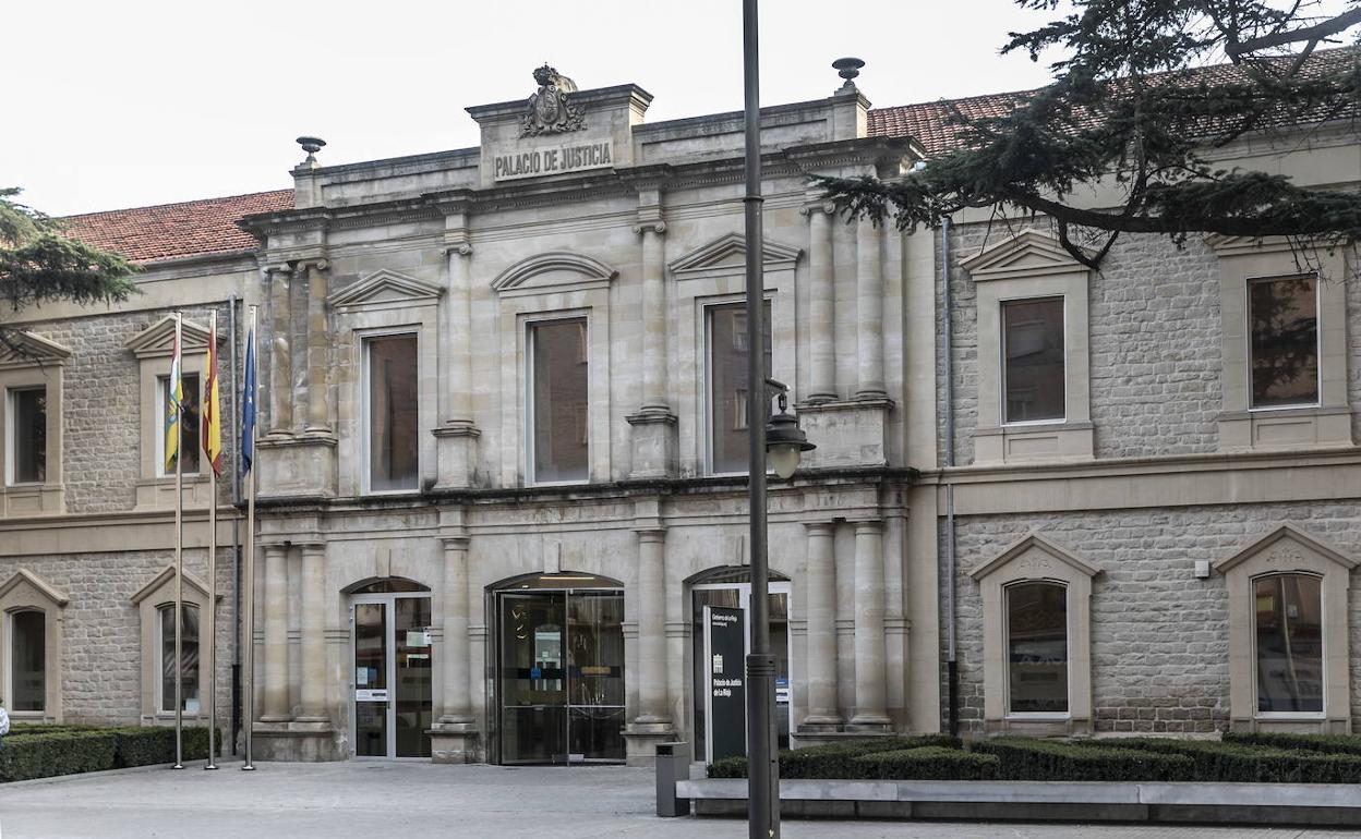 Piden más de 8 años para una mujer acusada de trata al aprovecharse de una joven y del dinero que ganaba en prostitución