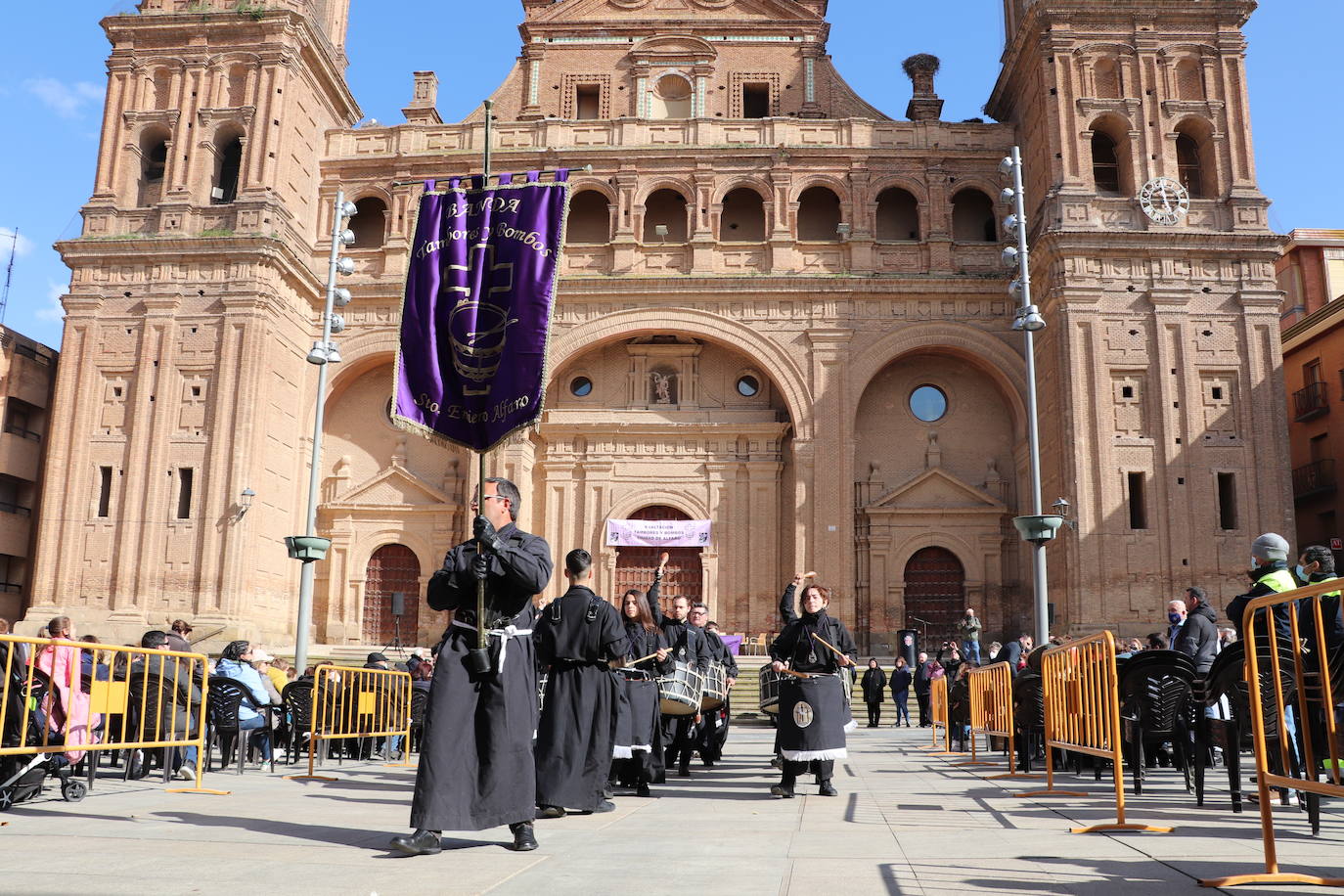 Fotos: Las calles de Alfaro redoblan con la solemnidad de Semana Santa