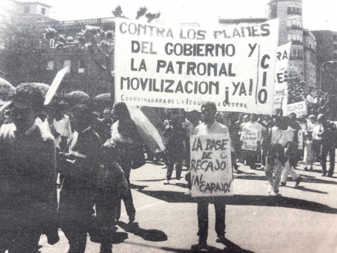 Imagen de archivo de la manifestación del Primero de Mayo de 1985, a su paso por El Espolón. 