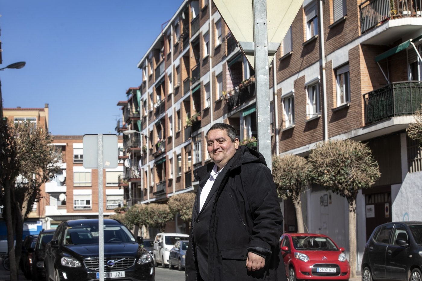 Este martes, feliz en la calle Beato Berrio Ochoa, donde acaba de comprarse un piso. 