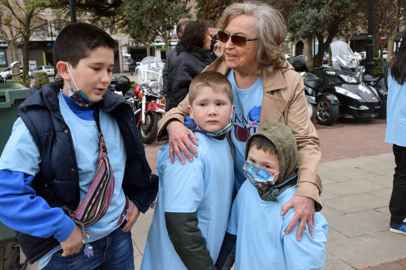 Fotos: Actividades en El Espolón con motivo del Día Mundial del Parkinson