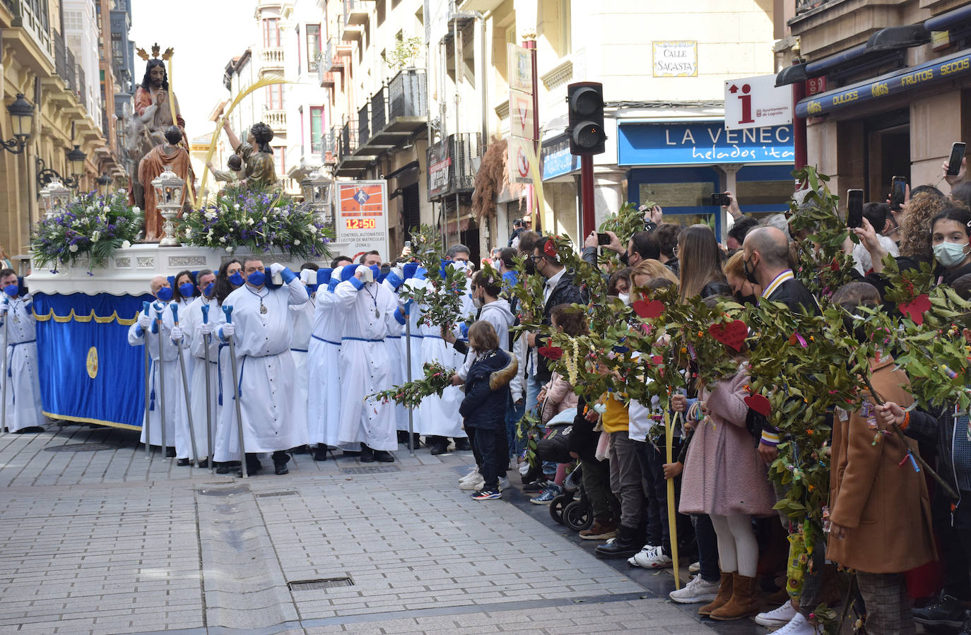 Fotos: Los niños protagonizan la procesión de la Borriquilla de Logroño