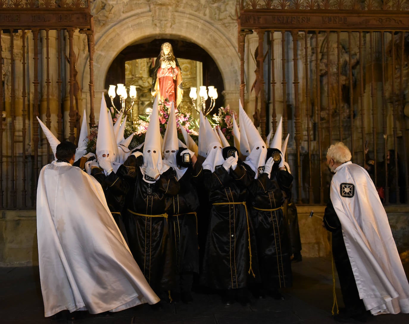 Fotos: Procesión de El Encuentro