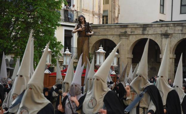 María Magdalena, preparada para procesionar. 