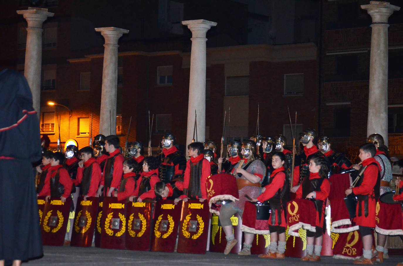 Paso Viviente puso en escena la noche del Jueves Santo la muerte y resurrección de Jesucristo ante miles de personas. 